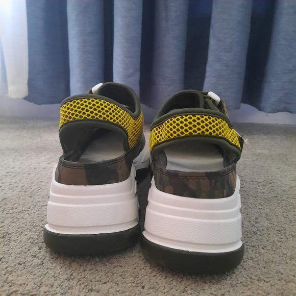 YOKI Gavins Chunky Heel Hook Loop Strap Camo Sandals Women 10 - Picture 4 of 9